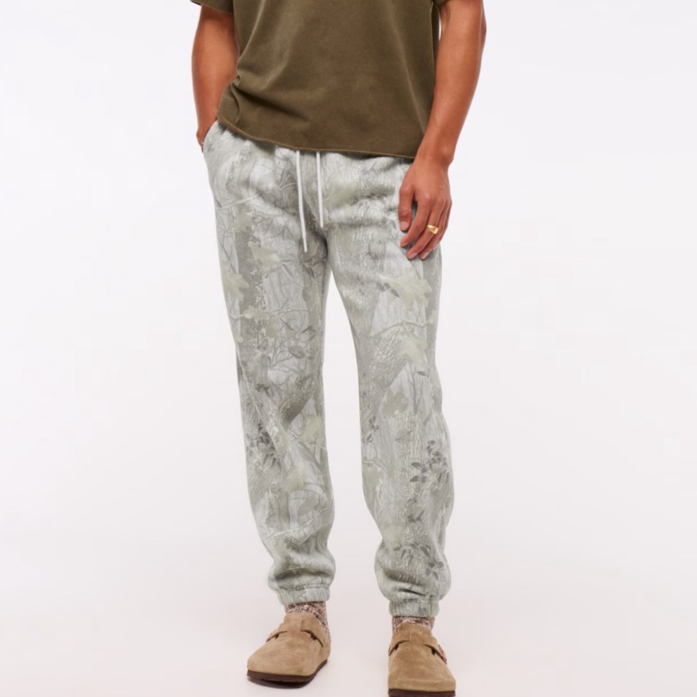 Abercrombie Men’s Camo Joggers